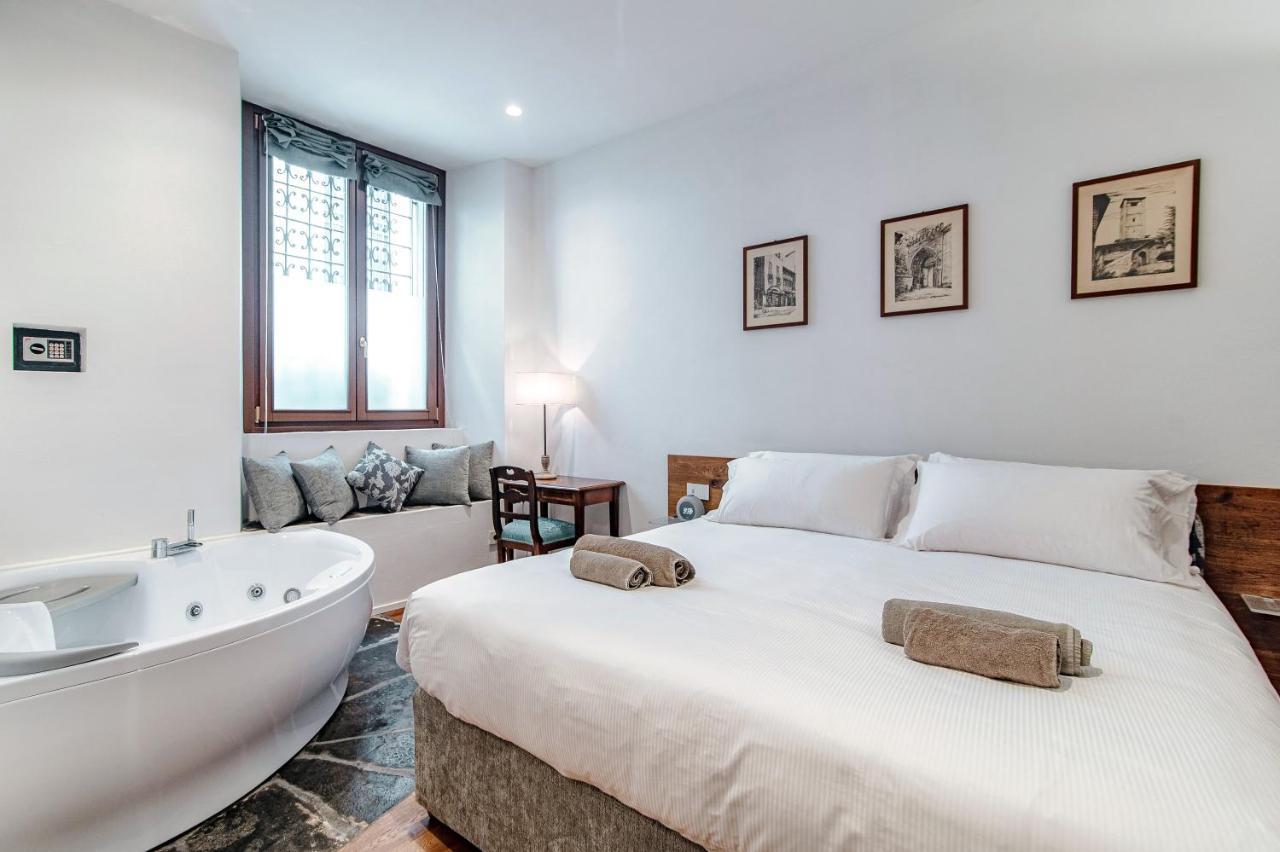 Suite Lo Storico - The House Of Travelers Комо Экстерьер фото